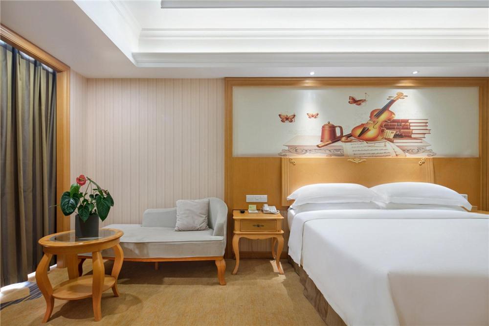 Vienna Hotel Zhengzhou Zhongyuan Futa Zewnętrze zdjęcie