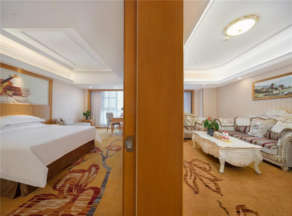 Vienna Hotel Zhengzhou Zhongyuan Futa Zewnętrze zdjęcie