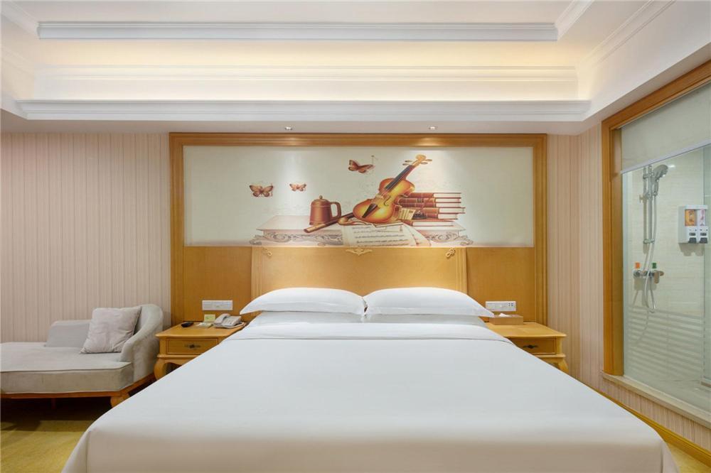 Vienna Hotel Zhengzhou Zhongyuan Futa Zewnętrze zdjęcie