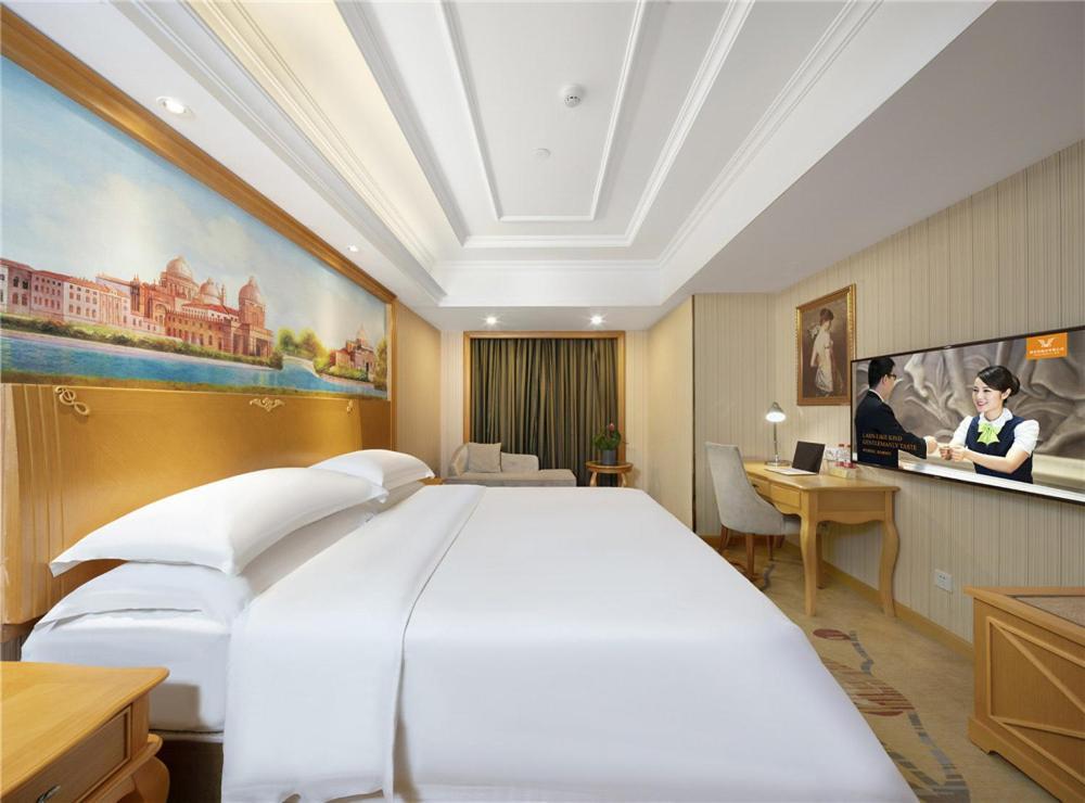 Vienna Hotel Zhengzhou Zhongyuan Futa Zewnętrze zdjęcie
